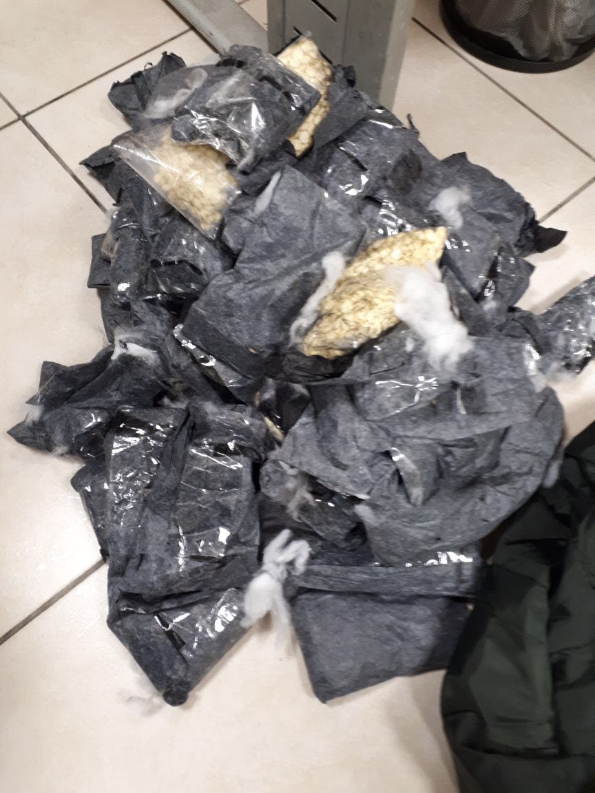 المخدرات وامن وحماية المطار يضبطون شخصين