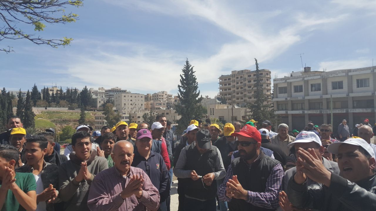 المزارعون أمام النواب (صور)