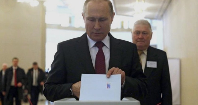 رئيس مركز اقتراع يرفض هدية قدمها