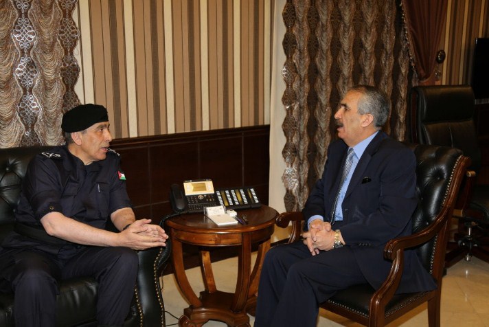 وزير الداخلية يترأس اجتماعا امنيا في