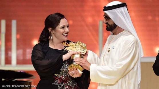 بريطانية تفوز بجائزة أفضل معلم في