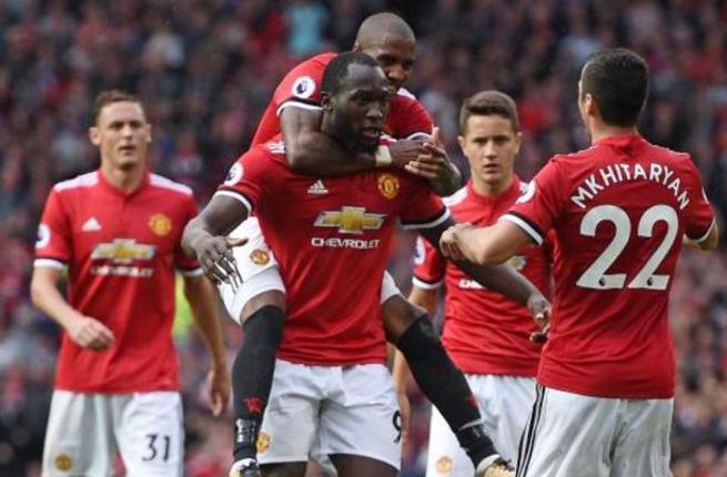 مانشستر يونايتد يصطدم بتوتنهام في قبل