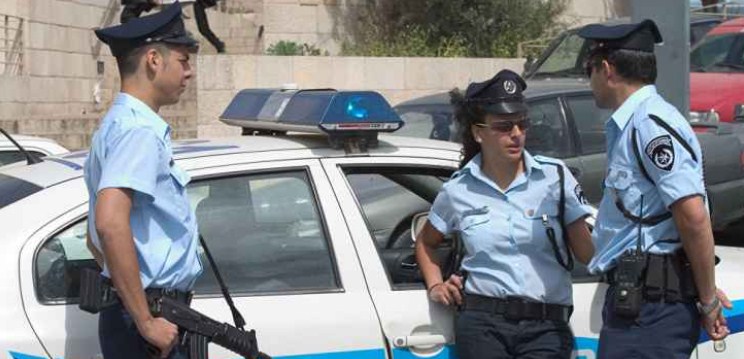 الاحتلال يتهم موظفا في القنصلية الفرنسية