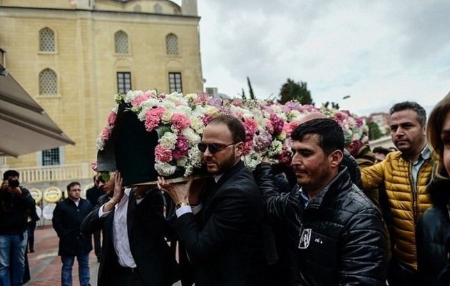 خطيب ابنة الثري التركي يدفنها في