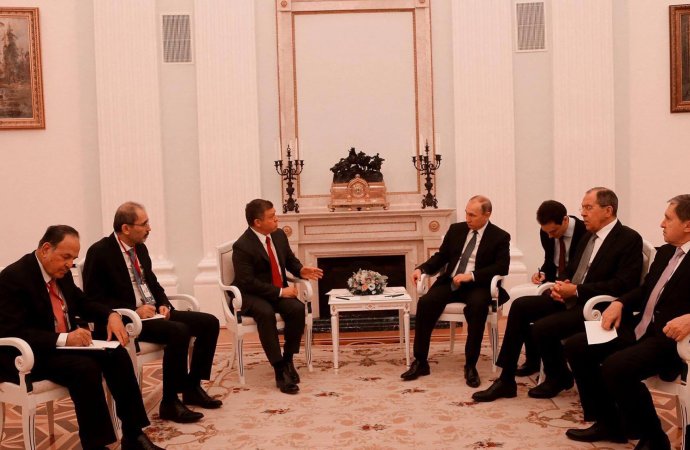 الملك من موسكو: ندعم بشكل كامل