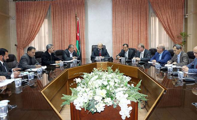 الرزاز: المعلم هو محور العملية التربوية