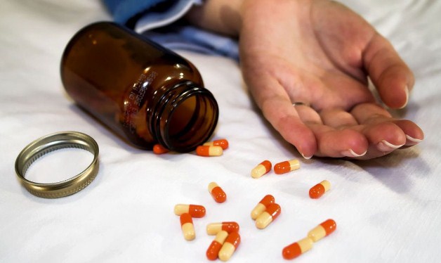 أربعينية بحالة سيئة بعد تناولها 30