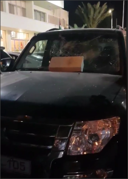 الأمن يلقي القبض على شخص حطم