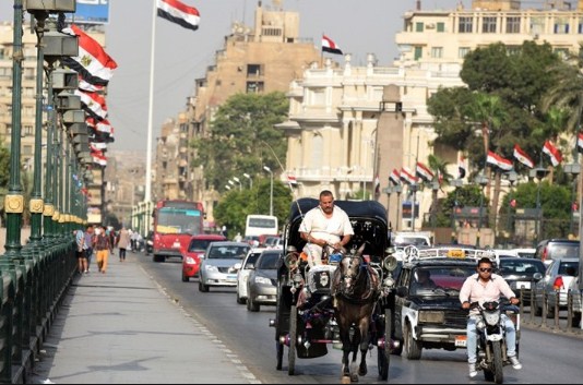 مصر.. قرار رئاسي بإعفاء مسؤولين كبيرين