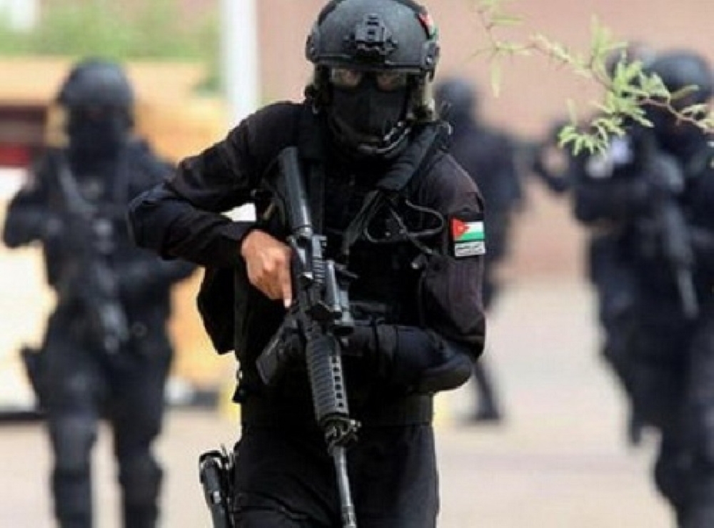 القبض على 5 مطلوبين في البادية