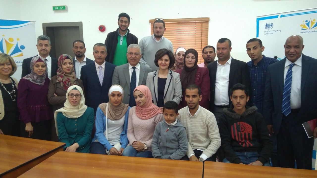 لطوف تحاور الشباب في مأدبا