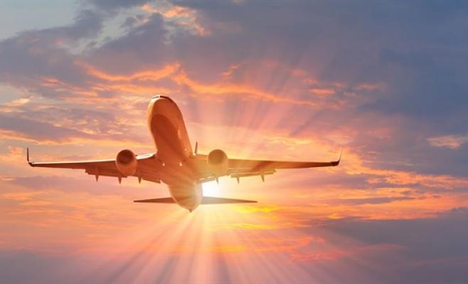 تدشين خط طيران بين عمان وبافوس