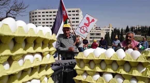 ’دعم المزارعين‘ تلوح بالعودة للاعتصام أمام