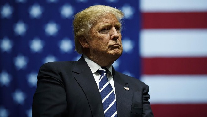 ترامب يطرد 60 دبلوماسيا روسيا ويغلق