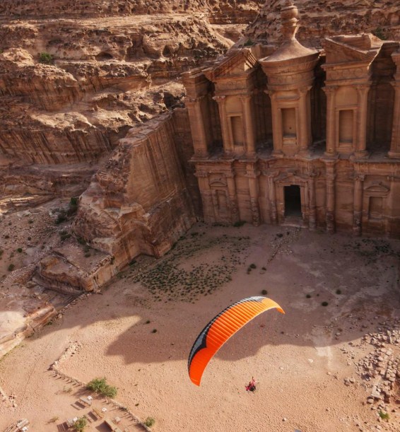 الاردن يستضيف طيارين صحفيين محترفين (صور)