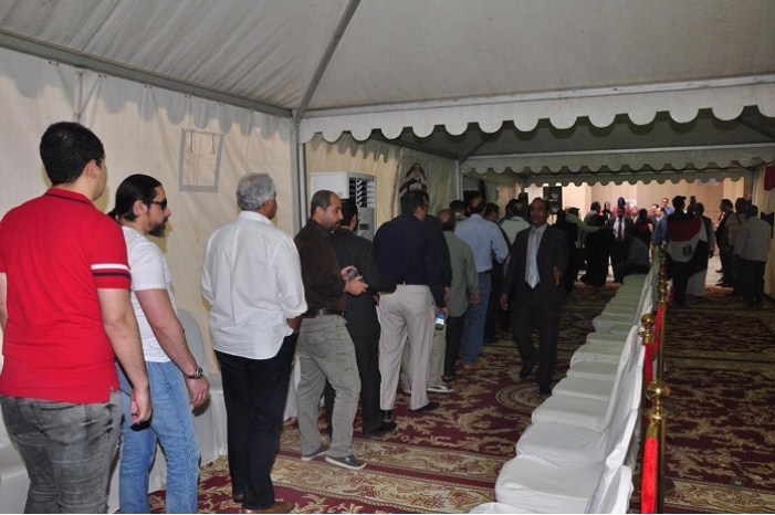 المصريون يواصلون التصويت في الانتخابات الرئاسية