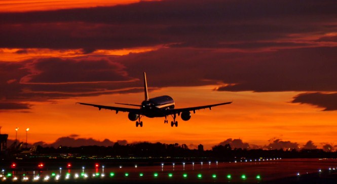 تدشين خط طيران بين عمان وبافوس