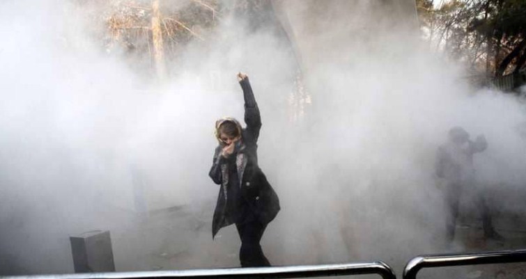 عاصفة تهدد النظام الإيراني.. العوامل اختلفت