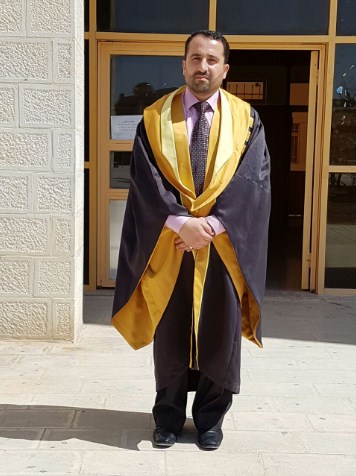 ترفيع الدكتور الطعاني الى رتبة أستاذ