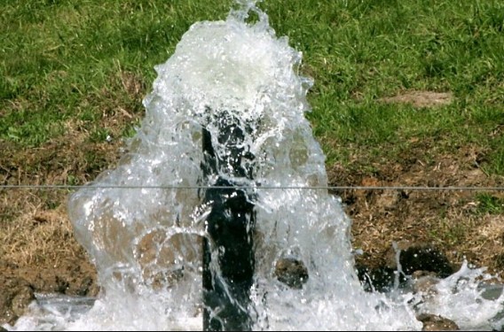 وزارة المياه والري تبدأ عملية غسيل