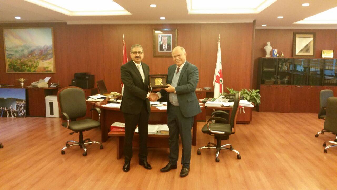 مباحثات بين اتحاد الجامعات العربية والجامعة