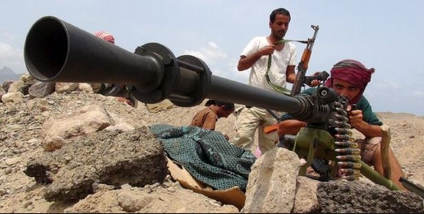 فرنسا تتهم إيران بتزويد الحوثيين بالسلاح