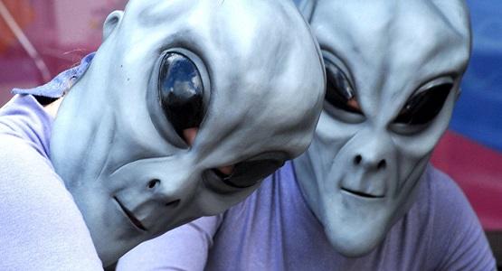 طياران يعترفان: شاهدنا كائنات فضائية