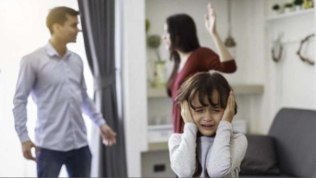 صراعات الأبوين تضر بالصحة العقلية للأطفال