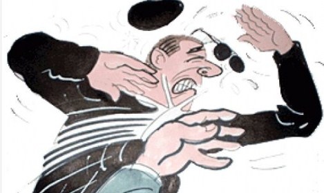 سجن فرنسي 8 أشهر لصفعه مدرّس