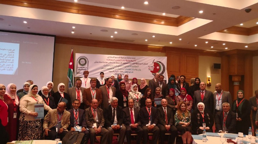 مؤتمرون يدعون لحوسبة المناهج وتضمينها مهارات