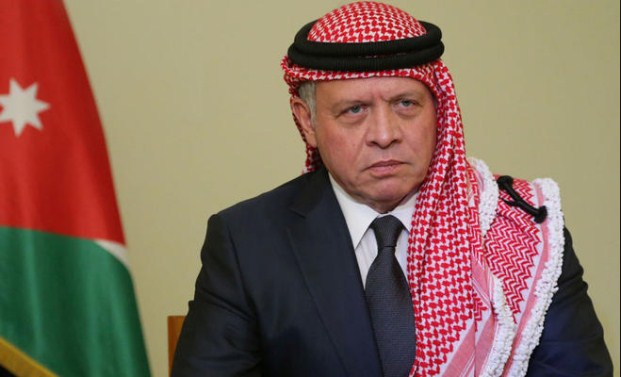 الملك يعزي أمير دولة الكويت