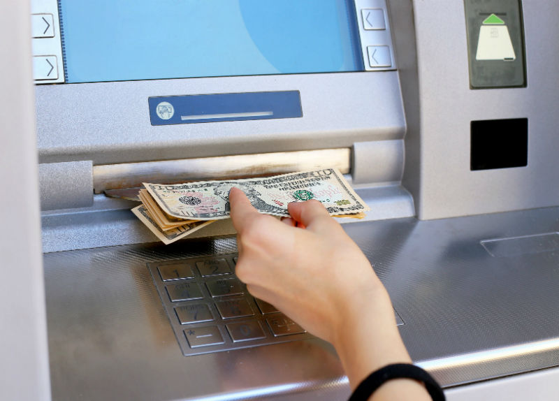 الأردن.. بنك يتفاوض للاستحواذ على مصرف