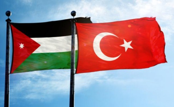 وزير الخارجية التركي يستقبل السفير الأردني