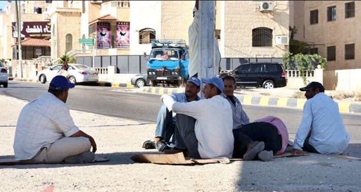 100 ألف وافد يصوّبون أوضاعهم