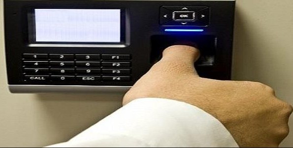 معلمون يرفضون «البصمة» وتعديلات الخدمة المدنية