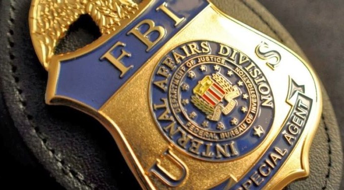 مسؤول سابق في الـFBI يجمع نصف