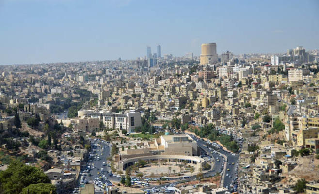 ارتفاع على درجات الحرارة ورياح شرقية