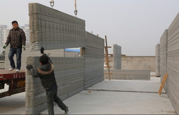 بالفيديو: ينقل منزلا من ثلاثة طوابق