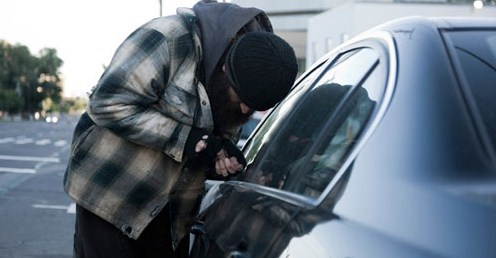 ادعى سرقة مركبته ليحصل على 35