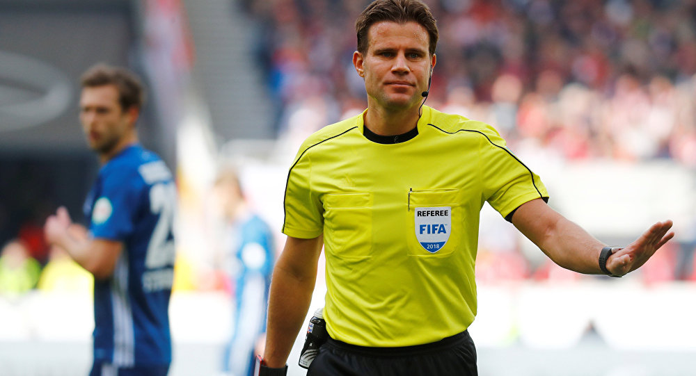 تعرف على رواتب حكام كأس العالم