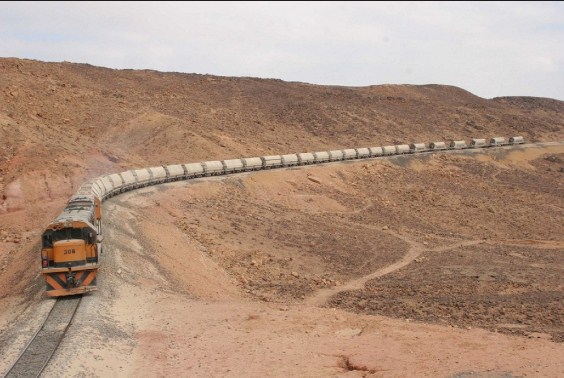 سرقة اجزاء من الخط الحديدي في