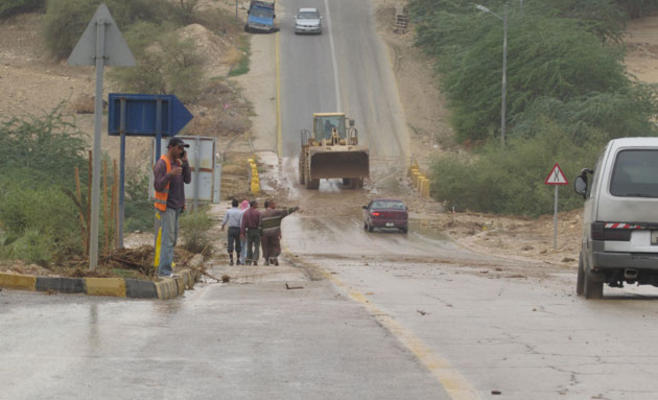 الدفاع المدني يتعامل مع حوادث دهم