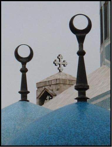 منكو يهنئ المسيحيين