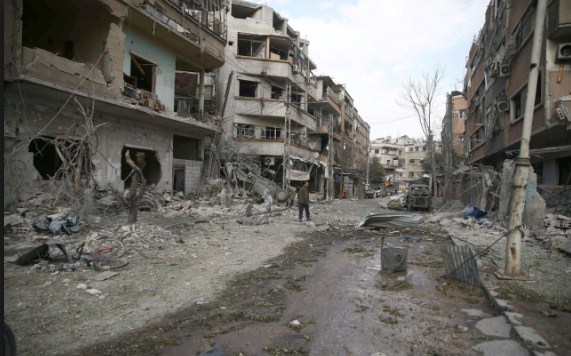 تجدد القصف الجوي على مدينة دوما