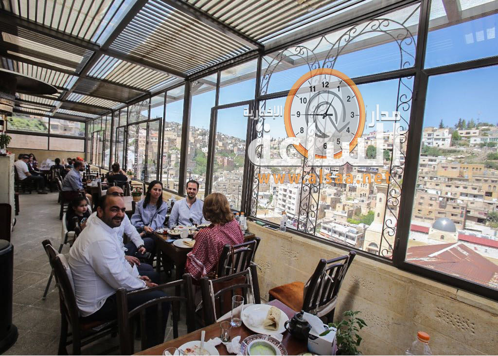 «بيت عزيز» نزل ومطعم في بيت