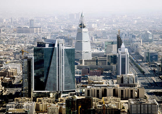 سطو مسلح على سيارة نقل أموال