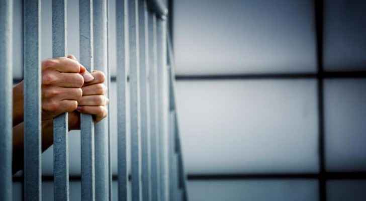 مصر .. يقتل أمه لأنها طالبته