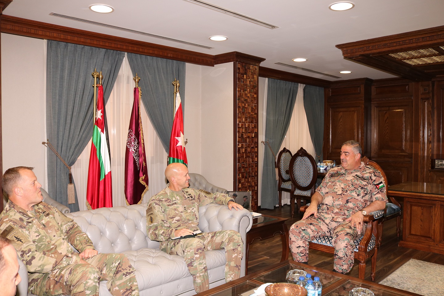 فريحات يستقبل قائد العمليات الخاصة الأمريكي