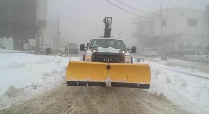 اخلاء 350 شخصا من مساكنهم في