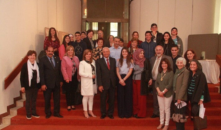 الخصاونة يفتتح معرض الفنانة «نارود دومانيان»